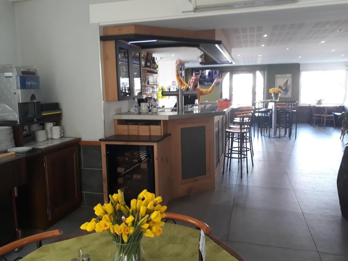 Auberge Des Avenieres Les Avenières Eksteriør bilde